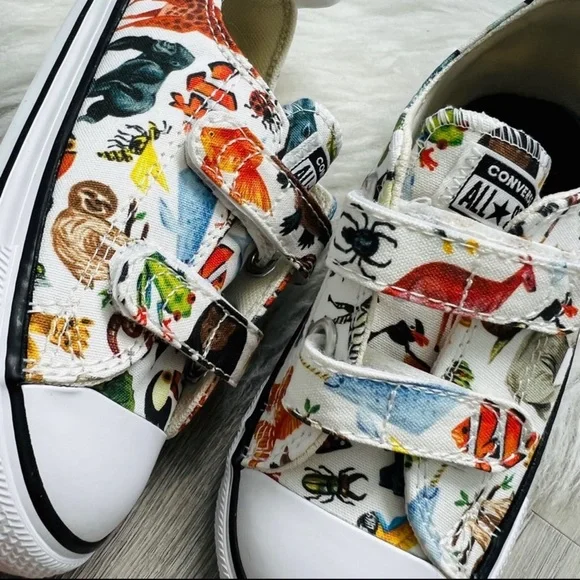 NWT Convers Chuck Taylor All Star 2V OX Toddler Boys - Picture 6 of 8